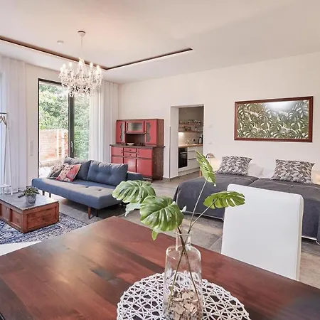 Bei Meyers Schlafen & Feiern Гостевой дом 3*