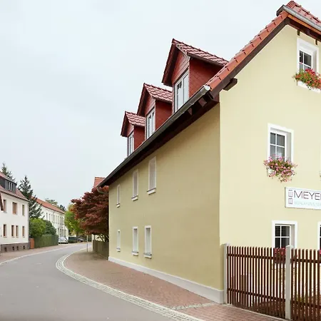 Гостевой дом Bei Meyers Schlafen & Feiern