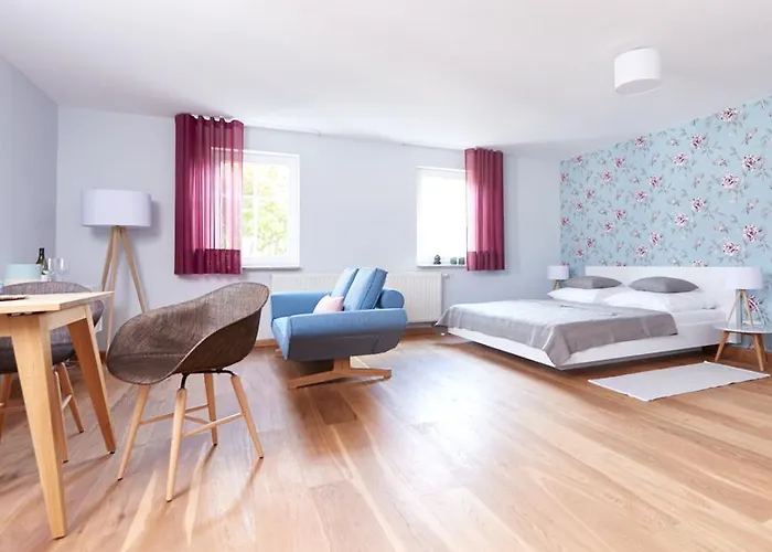 Bei Meyers Schlafen&feiern 3* Bohlen (Saxony)